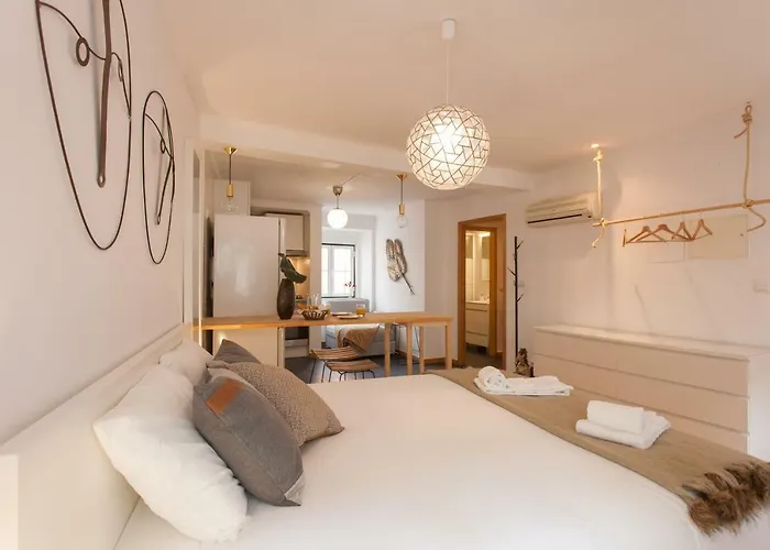 Martim Moniz - By Lu Holidays *