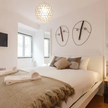 Apartment Martim Moniz - By Lu Holidays *