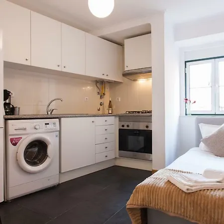 Martim Moniz - By Lu Holidays 리스본