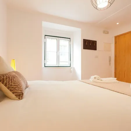 Apartment Martim Moniz - By Lu Holidays *